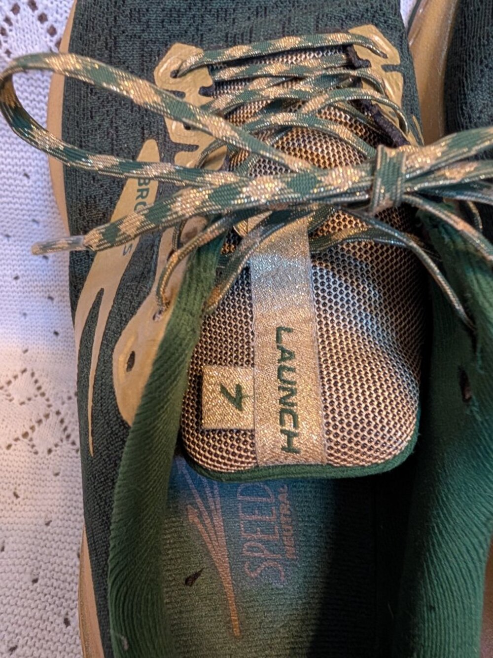Brooks Launch 7 running shoe Run Lucky St. Patricks Day Green gold size 9 - Picture 5 of 11